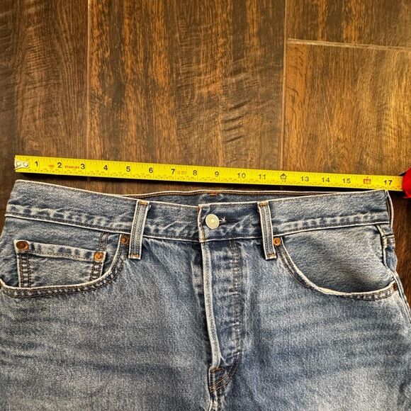 🛍️ Levi’s Button Fly Denim Mini Skirt sz 31 - Picture 9 of 10